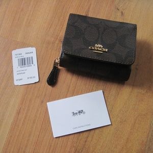 Brand New Coach Leather Logo Trifold Wallet Brown